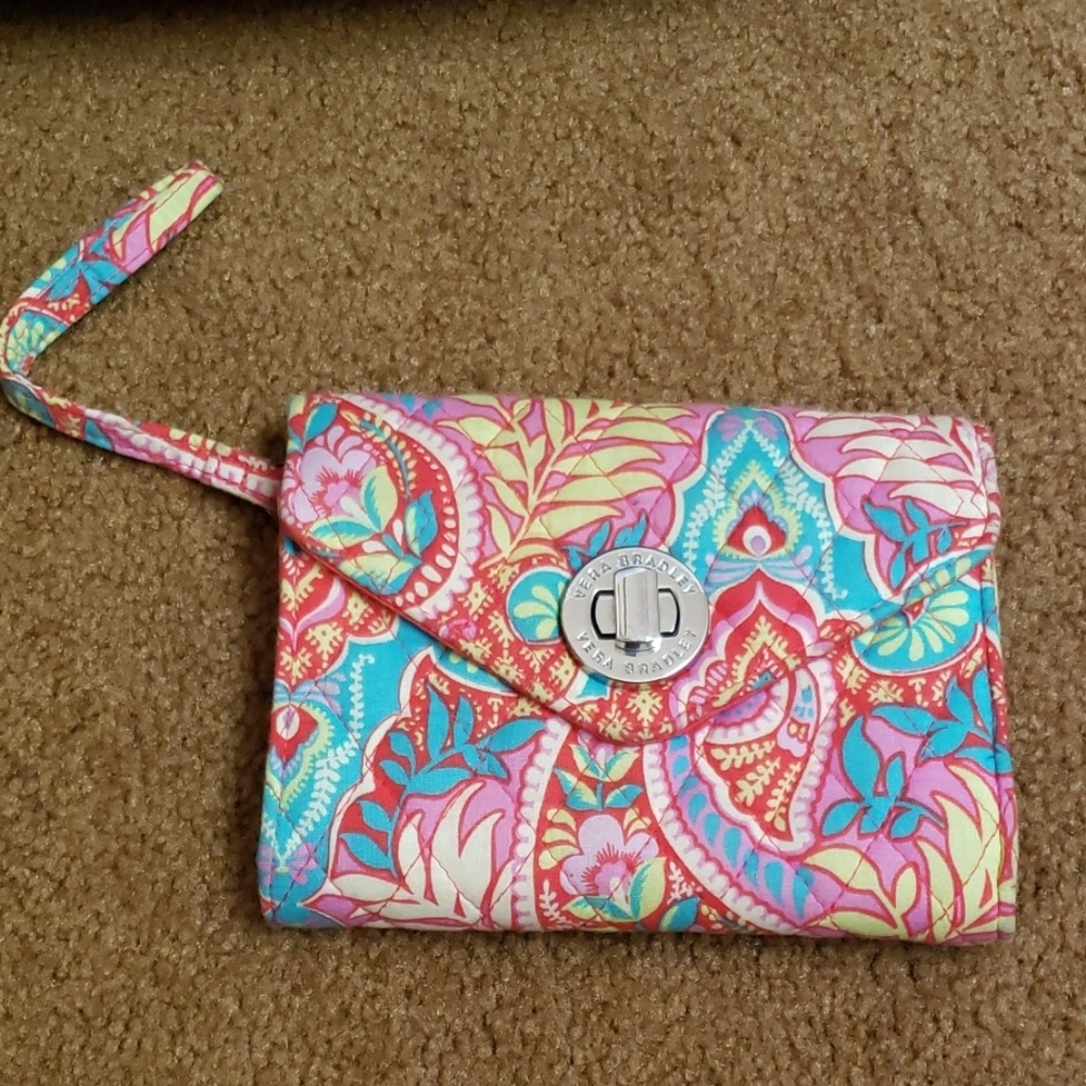 Vera bradley wristlet